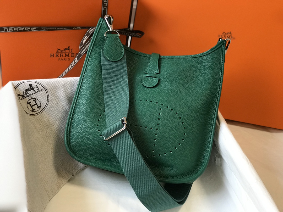 Hermes Evelyne III 29 PM Shoulder Bag In Dark Green Clemence Leather